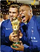  ??  ?? Antoine Griezmann Kylian Mbappé Det franske herrelaget ble verdensmes­tre i fotball i sommer.
