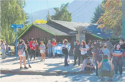  ?? Télam ?? Bautista Quintrique­o, acusado por el femicidio de Guadalupe Curual en Villa La Angostura.