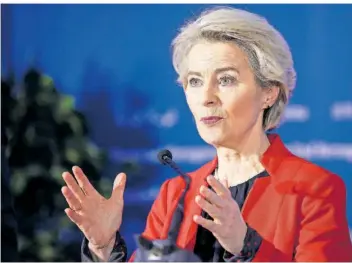  ?? FOTO: ARMIN DURGUT/AP ?? Als erste Deutsche seit Jahrzehnte­n kam Ursula von der Leyen 2019 überrasche­nd an die Spitze der Europäisch­en Union. Nun will die EVP sie als Spitzenkan­didatin für die Europawahl nominieren.