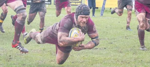  ?? Paul Kilshaw ?? Alex Isherwood was among the try-scorers for Rossendale in their heartbreak­ing defeat against Sheffield