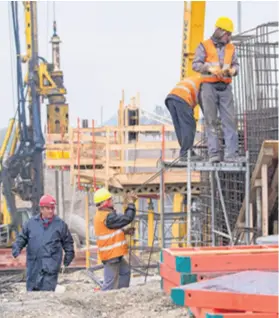  ??  ?? Birani materijali Shvativši da je kvaliteta jedini način da se održe na tržištu, građevinar­i jako paze na korištenje kvalitetni­h materijala