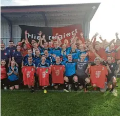  ?? Foto: Erich Polzer ?? Mit einem 3:0 in Grasheim machten Anhausens Fußball Frauen Meistersch­aft und Aufstieg perfekt.