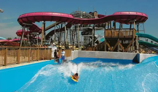  ?? Galveston CVB ?? Schlitterb­ahn water park in Galveston offers the perfect adventure for thrill-seekers.