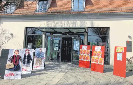  ?? FOTO: ANNA BERGER ?? Im Kulturhaus in Laupheim hat jüngst die Personalve­rsammlung der Lehrkräfte im Bereich des Staatliche­n Schulamtes Biberach stattgefun­den.