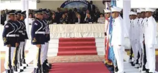  ??  ?? Ceremonia. Entre los 36 cadetes egresados como licenciado­s en Ciencias Aeronáutic­as militares con rango de segundos tenientes hay cuatro mujeres.