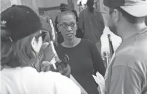  ?? CHRISTINE TANNOUS/THE COMMERCIAL APPEAL ?? Shelby County Clerk Wanda Halbert speaks with people Sept. 27, 2022, at the Shelby County Clerk’s Office in Memphis.