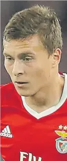  ??  ?? Lindelof. De Benfica al United.