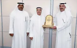  ??  ?? KUWAIT: General Director of the Public Authority for Applied Education and Training (PAAET) Dr Ahmad Al-Athari recently visited Al-Ahli Bank of Kuwait’s (ABK) head office, where he thanked bank officials for supporting PAAET activities that were held...