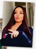  ?? TIKTOK ?? Auch Influencer wie Sara Leutenegge­r (l.) und Jennifer Jeketa nutzen Tiktok, um ihre Fans zu unterhalte­n.