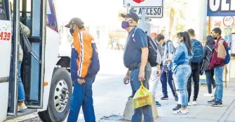  ?? ?? Retoman camioneros petición para subir la tarifa