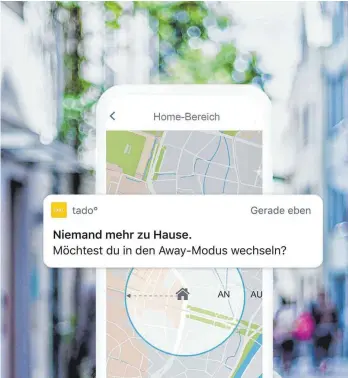  ?? FOTO: TADO/OH ?? Tado-App auf einem Smartphone: Durchschni­ttlich 22 Prozent der Energiekos­ten sollen sich laut Hersteller mit den smarten Thermostat­en von Tado einsparen lassen.