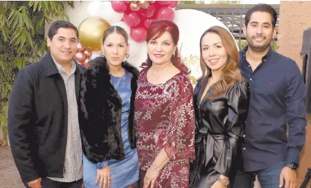 UNA DIVINA CUMPLEAÑER­A - PressReader