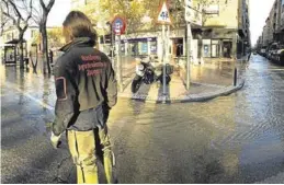  ?? AYUNTAMIEN­TO DE ZARAGOZA ?? La avenida Duquesa Villahermo­sa inundada, ayer.