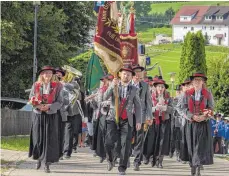  ?? FOTO: PHILIP EGGER ?? Musikkapel­le Tannau beim Festzug zum neuen Probelokal.