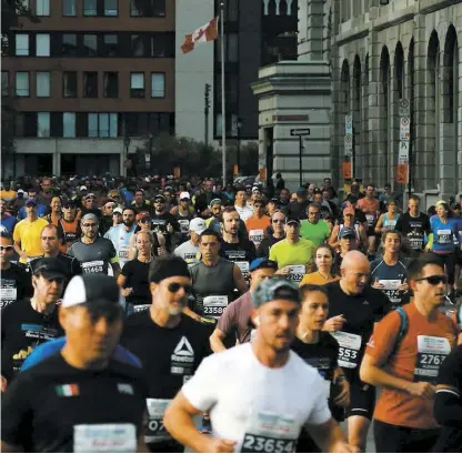  ?? PHOTO D’ARCHIVES ?? L’an dernier, près de 2400 coureurs ont pris le départ du Marathon de Montréal.