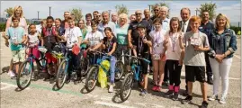  ?? (Photos L.B.) ?? Les enfants et les acteurs de la sécurité routière.