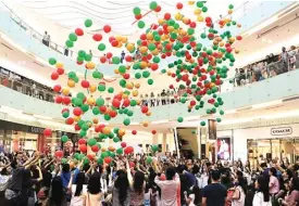  ??  ?? voucher Christmas carol
kids fashion show make-up demo by show make-up by street dance hip hop dance by acoustic music by performanc­e. balloon drop voucher