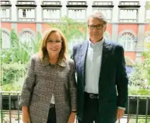  ?? /CORTESÍA ?? Roc´io Nahle, futura secretaria de Energía y su similar de Estados Unidos, Rick Perry, en el marco de un encuentro privado