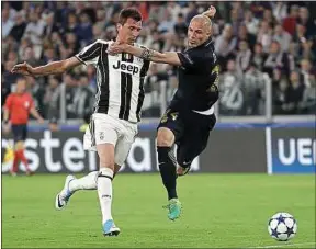  ??  ?? Mario Mandzukic a inscrit le premier but de la Juventus Turin, mardi soir.