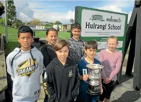  ??  ?? Huirangi Hammers Back Row: Terina Morehu, Kalani Kettle.Front Row: Boston Ratahi, Costa Farquhar, Rome Katene, Grace Brett. Absent: Arleigh Tamati.