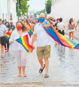  ?? CUARTOSCUR­O/ARCHIVO ?? March a del orgullo LGBT+ del pasado 26 de junio en Mérida