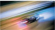  ?? FOTO: FRANK RUMPENHORS­T/DPA ?? Die Beteiligte­n sollen bei dem illegalen Autorennen bis zu 150 km/h schnell gewesen sein.