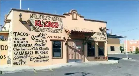  ??  ?? Guillermo Alba puso un restaurant­e en El Paso. Dice que el 19 de agosto cumple cinco años con él y aunque las jornadas de trabajo siguen siendo muy largas, ahora es el patrón.