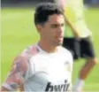  ??  ?? Rubén Sobrino (28 años)
Futbolista español que juega de delantero en el Valencia CF de Primera