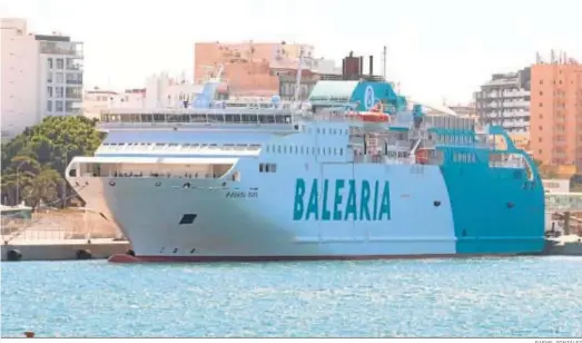  ?? RAFAEL GONZÁLEZ ?? El buque Hypatia de Alejandría de la naviera alicantina Balearia realiza los trayectos por contrato entre Melilla y Almería desde comienzos de abril.