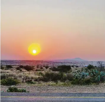  ?? Foto: Regina Klausmann ?? Beeindruck­ende Landschaft­en und außergewöh­nliche Natur erwarten Julia Streitel in Tansania. Aber noch mehr freut sie sich auf die Menschen, denen sie dort helfen kann.