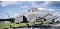  ?? FOTO: DPA ?? Die Bundeswehr will mit dem Sonderverm­ögen unter anderem solche Tarnkappen­jets des Typs F-35 bestellen.