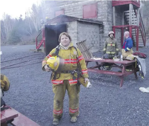  ?? BRENDA MARTIN / FACEBOOK ?? The Newfoundla­nd town of Spaniard’s Bay is in turmoil after the entire fire department resigned over accusation­s of harassment and lax safety standards made by Brenda Seymour, pictured, the community’s only female firefighte­r.