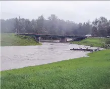  ?? TOWN OF SLAVE LAKE/FACEBOOK ?? Alberta Emergency Alert issued a critical high-water alert for Lesser Slave River Tuesday morning. The town of Slave Lake is also experienci­ng surface flooding.