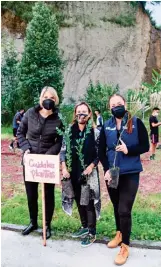  ??  ?? ÁREAS VERDES. La alcaldesa María Eugenia Torres Pérez Tejada encabezó la plantación de cien diferentes especies en San Bartolito.