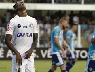  ?? Flavio Hopp/RAW Image ?? Bruno Henrique, atacante do Santos, reage no empate em 1 a 1 com o Avaí na Vila Belmiro