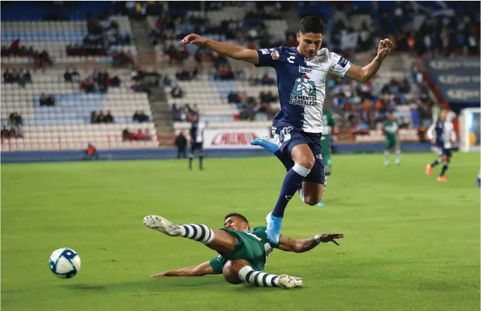  ?? JORGE SÁNCHEZ ?? Los jóvenes de la cantera vieron acción en la fecha de media semana.