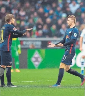  ?? FOTO: EFE ?? Forsberg y Werner, gran dupla Un gol y una asistencia cada uno ante el M’gladbach