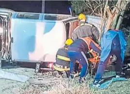  ?? POLICÍA DE CÓRDOBA ?? VUELCO. Otra tragedia vial ocurrió en la ruta nacional 9, en Colonia Caroya.