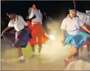  ?? PICTURES: HENK KRUGER ?? OPSKOP: The Betjies Rooirots of Elizabethf­ontein dancing in the finals at the 2016 ATKV Riel Dance championsh­ips.