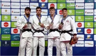  ?? ?? Le podium masculin de la deuxième journée du Grand Chelem de Judo de Linz, en Autriche