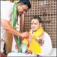  ?? PTI ?? Rahul Gandhi offers puja at Ranchhodji Temple