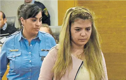  ?? TÉLAM ?? En el banquillo. Barattini, ayer. Está detenida desde 2017, cuando atacó al ex amante, de 42 años.