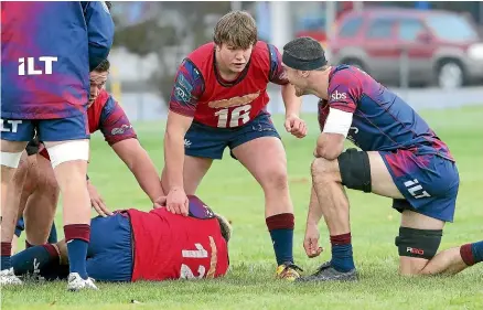  ?? ROBYN EDIE/STUFF ?? In action at the Southland Stags’ training session in Invercargi­ll yesterday, clockwise from top, are teenage hooker Jack Taylor; lock Josh Bekhuis in the middle of a maul; and prop Ethan de Groot.