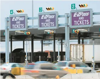  ?? MORNING CALL FILE ?? Traffic at the Lehigh Valley interchang­e of the Pennsylvan­ia Turnpike.