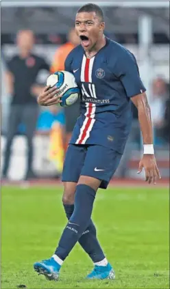  ??  ?? ESTRELLA. Mbappé se ha convertido en el gran reclamo de la Ligue 1.