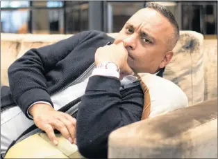  ?? CP PHOTO ?? Russell Peters, pictured in Toronto, is showing a new side of himself. As co-host of Netflix’s new series “A Little Help With Carol Burnett,” launching Friday, the comedy star from Brampton, Ont., banters with kids aged 5-9 before they give advice to...