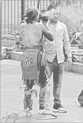  ?? Luis Humberto González Foto ?? En la Ciudad de México, servicio de purificaci­ón y sanación para todos