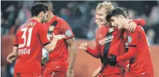  ?? FOTO: DPA ?? Julian Brandt (2.v.r.) sei Dank – Leverkusen gewinnt gegen Bremen.