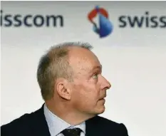  ??  ?? Swisscom-ceo Urs Schaeppi muss sich vor der Politik erklären.
KEY