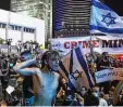  ?? F: GETTY ?? Für Freiheit in der Pandemie: Demonstran­ten in Tel Aviv.